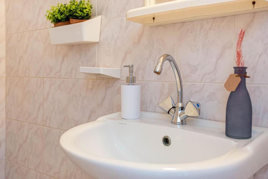 Blue Maraci 2 - Sea View, Kitchen, Beach Access Apartment Himare Exterior foto